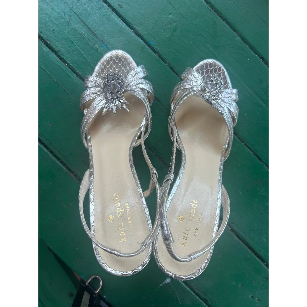 Kate Spade Sandals Women's Size 8.5 Silver Good Crystal Embellished‎ Bow